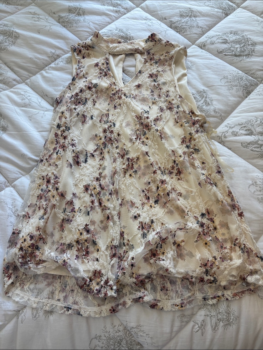 Keyhole floral lace top